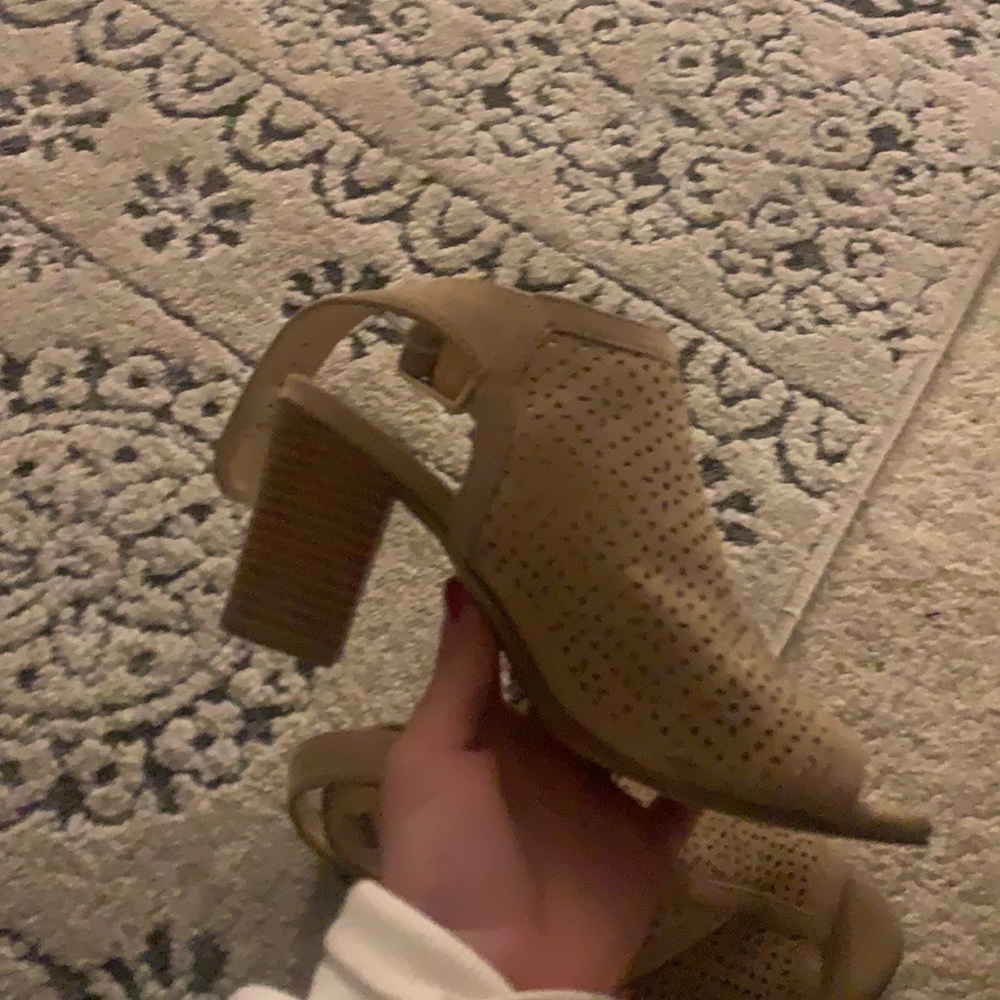 tan open toe heels womans size 5